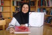 تقدیر از خانم بهرامی قرچه داغی مامای نمونه کشوری بیمارستان جامع زنان